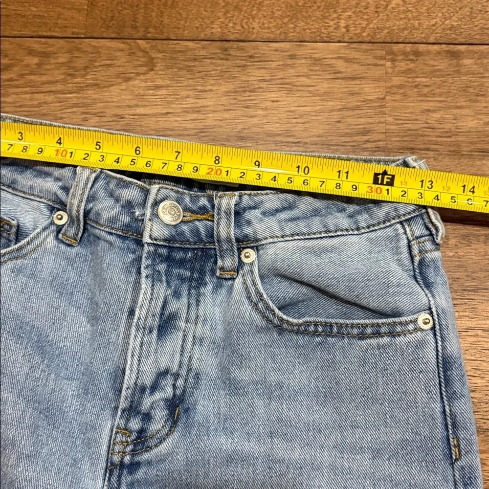 Brandy Melville Distressed Jeans. Button fly. 26